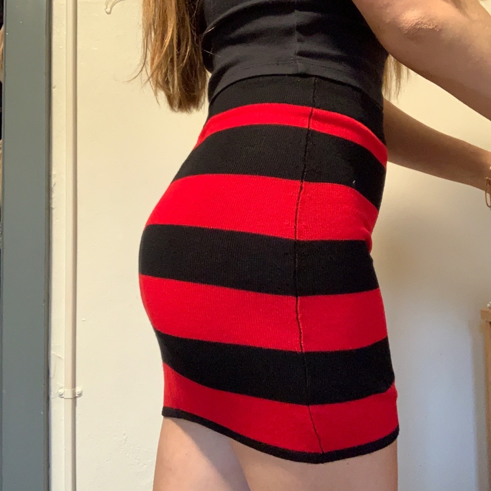 H&M DIVIDED STRIPED SKIRT 😻🌈